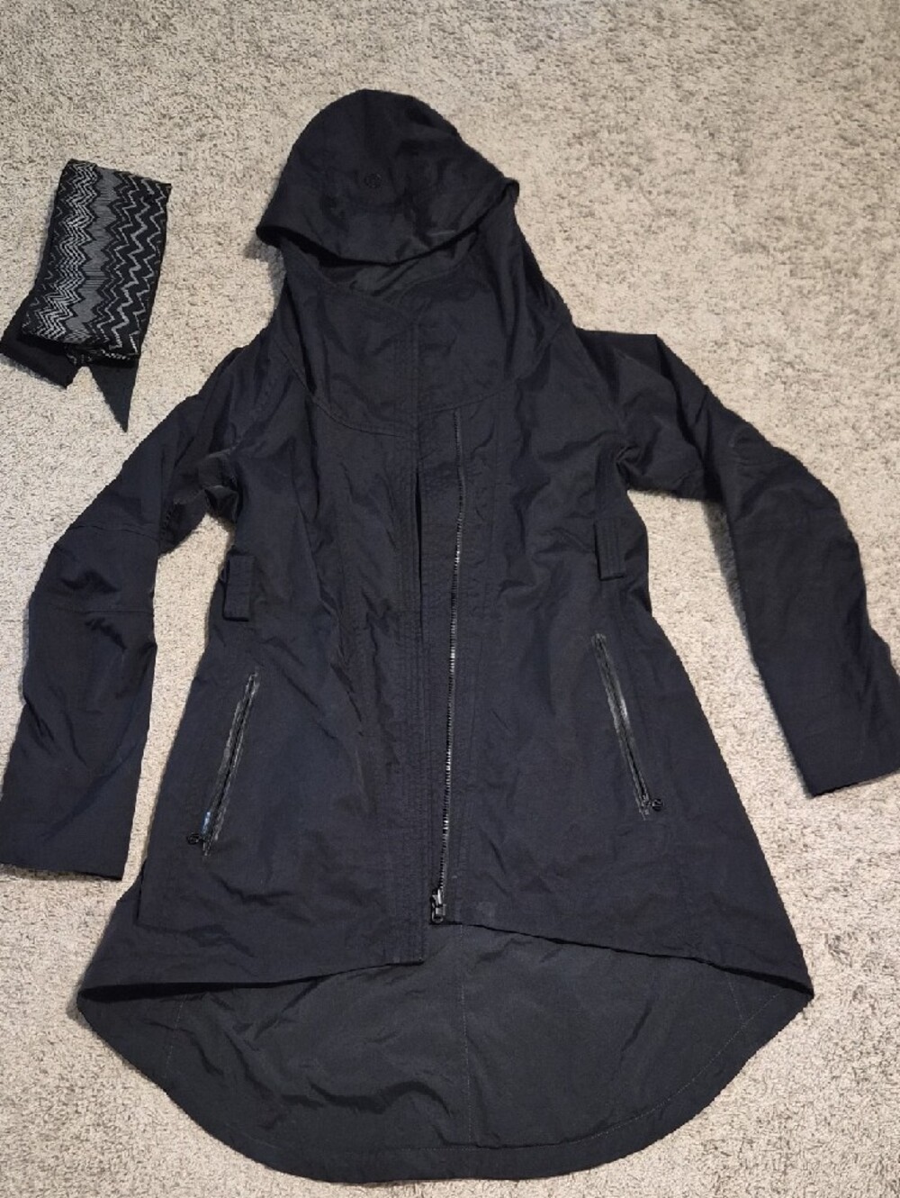 Lululemon Pedal Power Rain Jacket (REVERSIBLE) - Picture 15 of 17